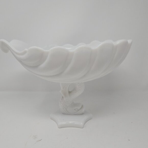 Vintage LG Westmoreland Milk Glass Dolphin Shell Pedestal Centerpiece Tazza Bowl